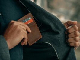 Persona ahorrando con Bankinter